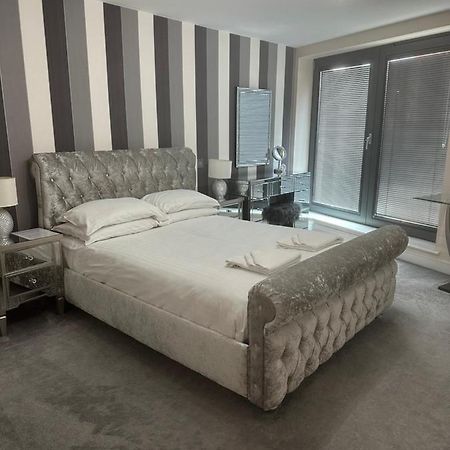 Bond Street Luxury Apartment Central Челмсфорд Экстерьер фото